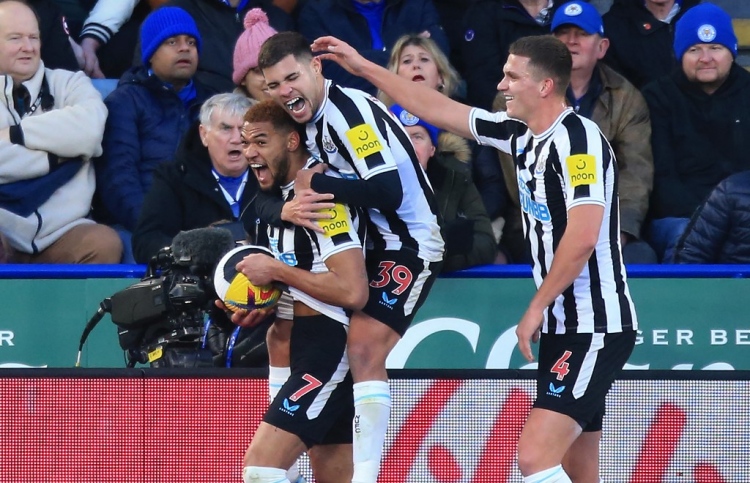 ނިއުކާސަލް އަށް ހުއްޓުމެއް ނައި، ޓޮޓެންހަމް އެއްވަރު