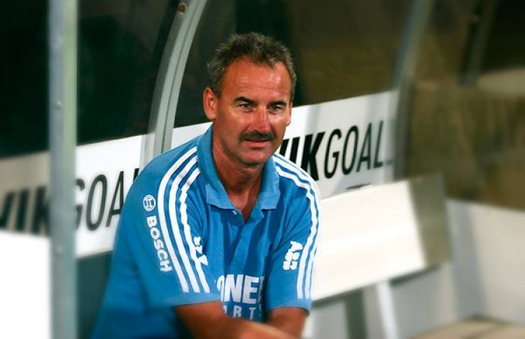 ގޮފާގެ ފޮތުން ސަފުހާއެއް: ސަޕޯޓަރުން ކުރިމަތީ ކުޅުންތެރިން ލަދުގަންނަވާލުން