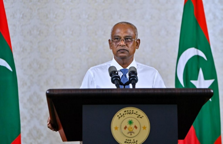 ބޮޑު ހިޔާނާތުގެ ފައިސާ 11 މީހެއްގެ އަތުން ހޯދަނީ