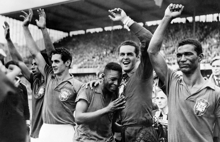 ބައްޕަ އަށް ޕެލޭ ވީ ވައުދު: ފެށުނީ ވެސް ނިމުނީ ވެސް ކަރުނައިން