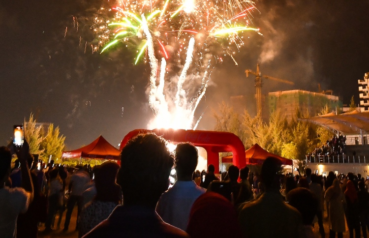 ހަވާ އެރުވުމާއި މިއުޒިކް ޝޯ ފަސްކޮށްފި