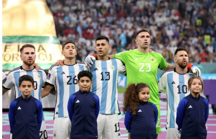 އަންނަ ވޯލްޑް ކަޕުން މެސީ ފެންނަން ކުޅުންތެރިން އެދޭ