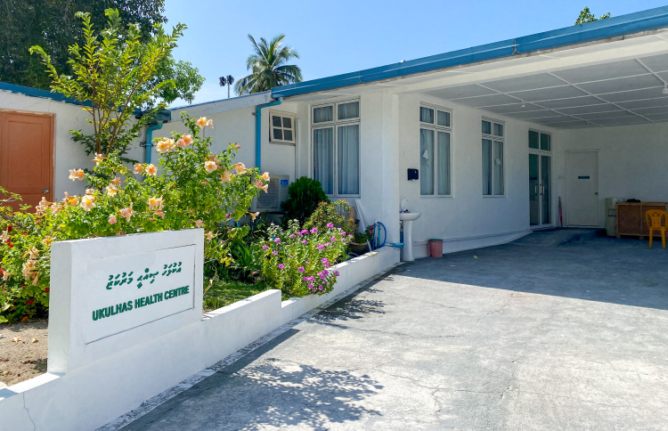 އުކުޅަހުގައި މީހަކު ބައްޕަ އަށް ވަޅިން ހަމަލާދީފި