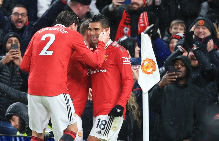 ޔުނައިޓެޑް ނުހުއްޓޭ، އާސެނަލް އާއި ނިއުކާސަލް އެއްވަރު