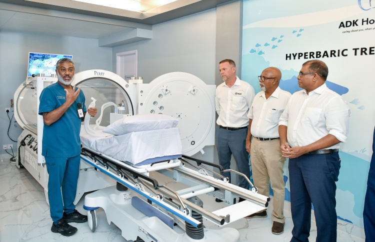 އޭޑީކޭގައި ދެ ޑީކޯ ޗެމްބަރު ބަހައްޓައިފި