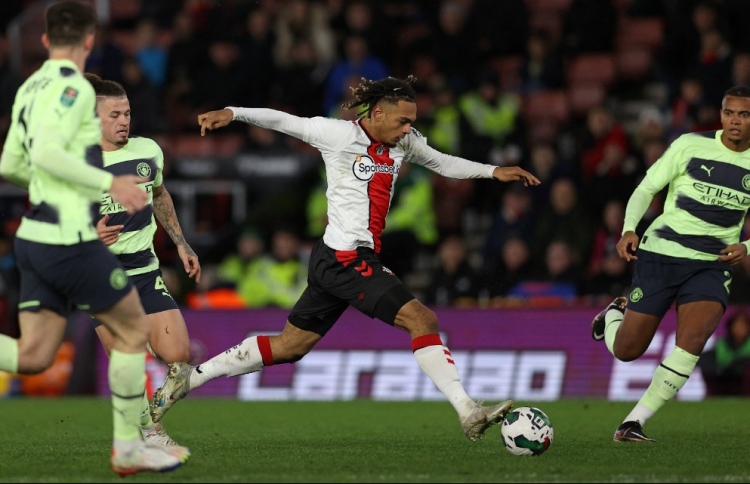 ސައުތެމްޓަނުން ސިޓީ ކަޓުވާލައިފި، ފޮރެސްޓްވެސް ސެމީއަށް