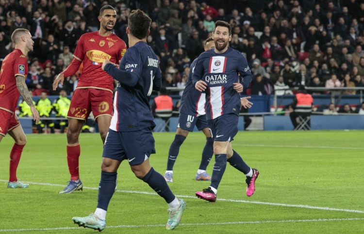 އެނބުރި އައިސް ފުރަތަމަ މެޗުގައި މެސީ ގޯލު ޖަހައިފި