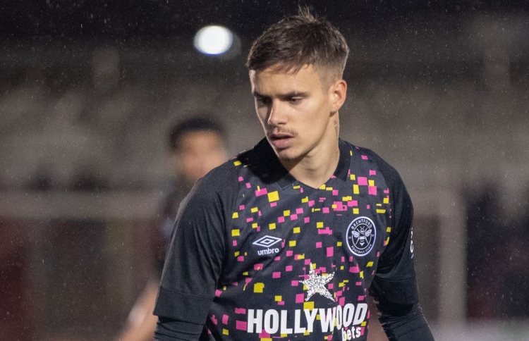 ރޯމިއޯގެ ކުޅުން ބަލަން ރެކޯޑް އަދަދަކަށް ސަޕޯޓަރުން