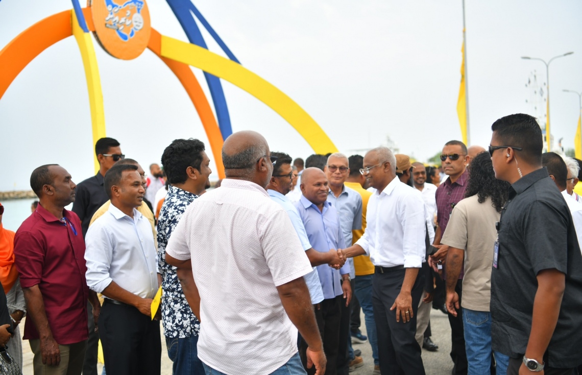 ނަޝީދުގެ ސިޔާސަތާ ހެދި އުޅެނީ ސަމާތް ނުވެވިގެން