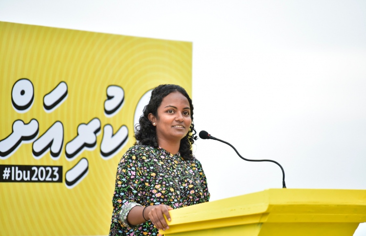 ޝައުނާގެ ހިތްހަމަނުޖެހުން ނަޝީދުގެ ފެކްޝަނަށް!