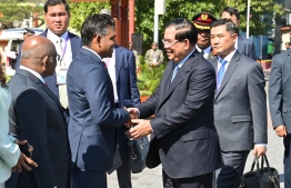 Vice President Faisal Naseem greets Cambodian Prime Minister Hun Sen -- Photo: President's Office