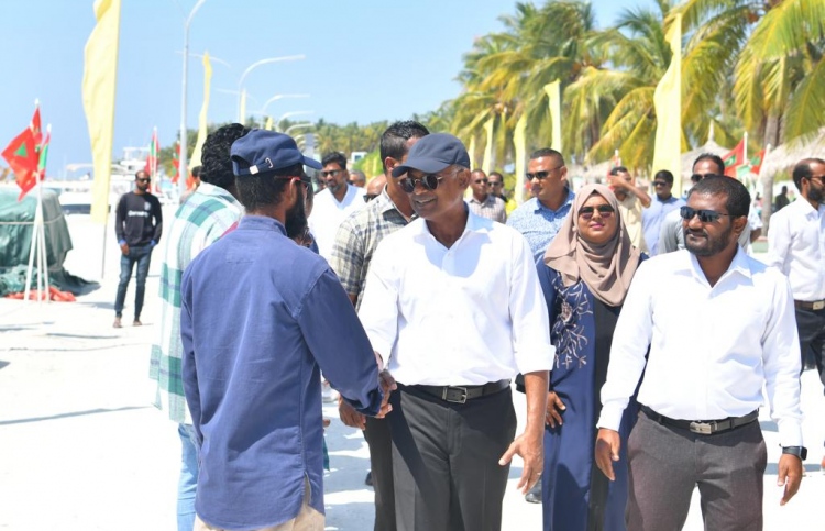 ރައީސަށް މަރުހަބާ ކިޔަން ދަރިވަރުން ނެރޭތީ ނުރުހުން