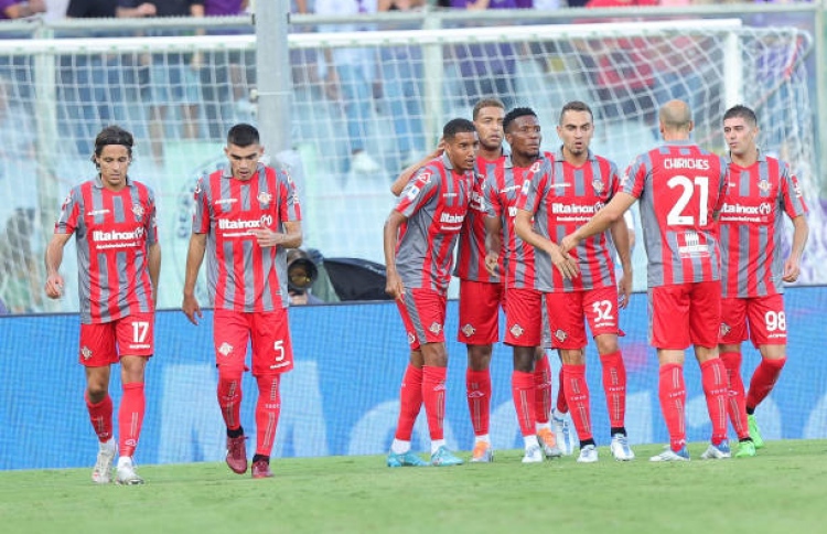 ނަޕޯލީ ބަލިކޮށް ފުލުގައި އޮތް ކްރެމޮނޭސޭ ކުއާޓާ އަށް