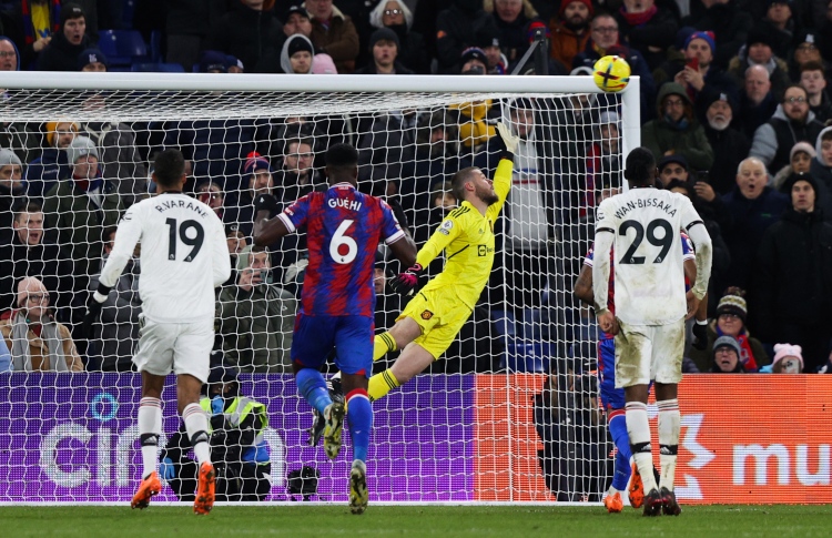 ޕެލަސް އިން ފަހު ވަގުތު ޔުނައިޓެޑް ހުއްޓުވައިފި