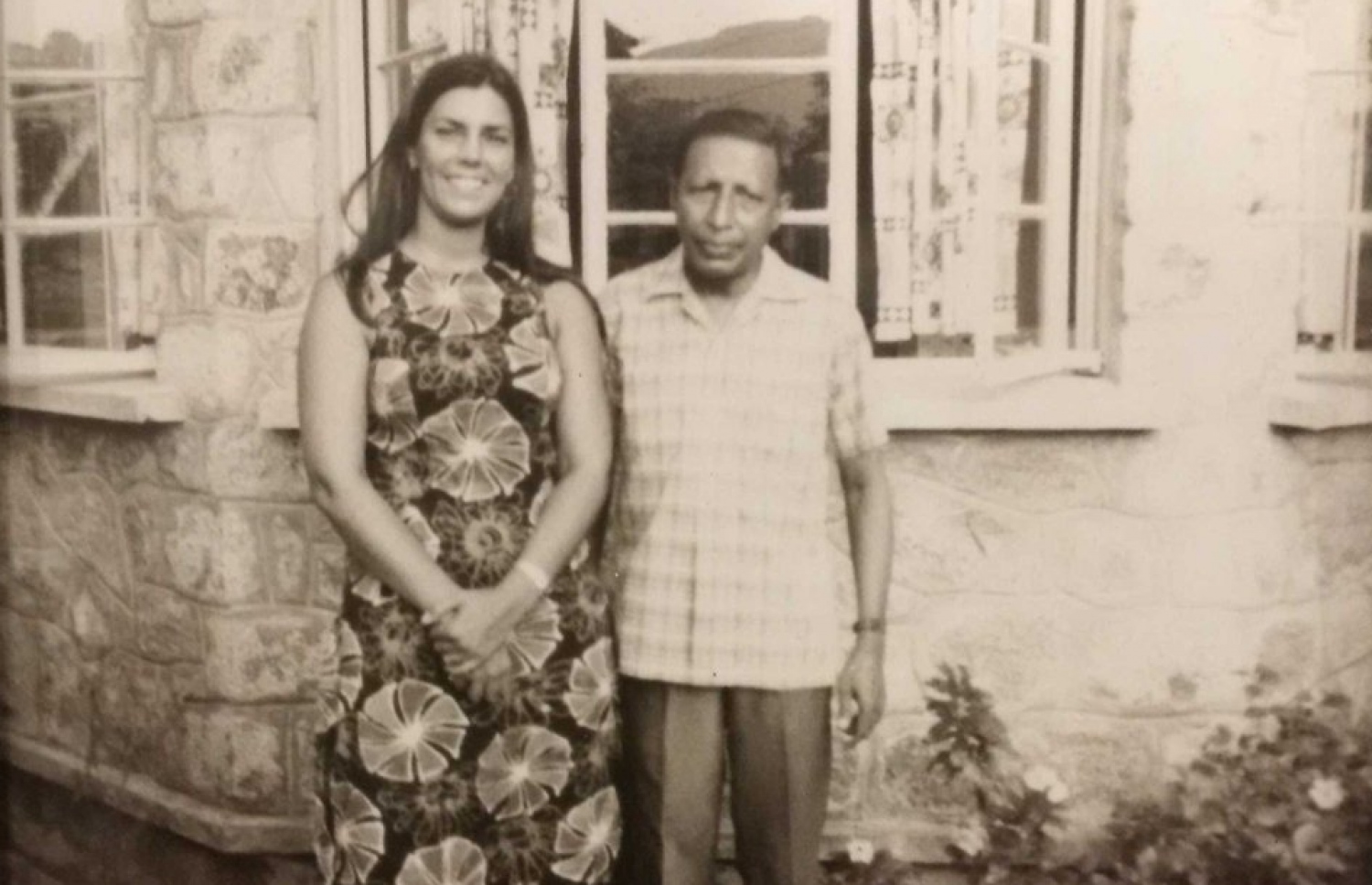 ކޯލްޓަން (ވ) އަފީފް ދީދީއާ އެކު.