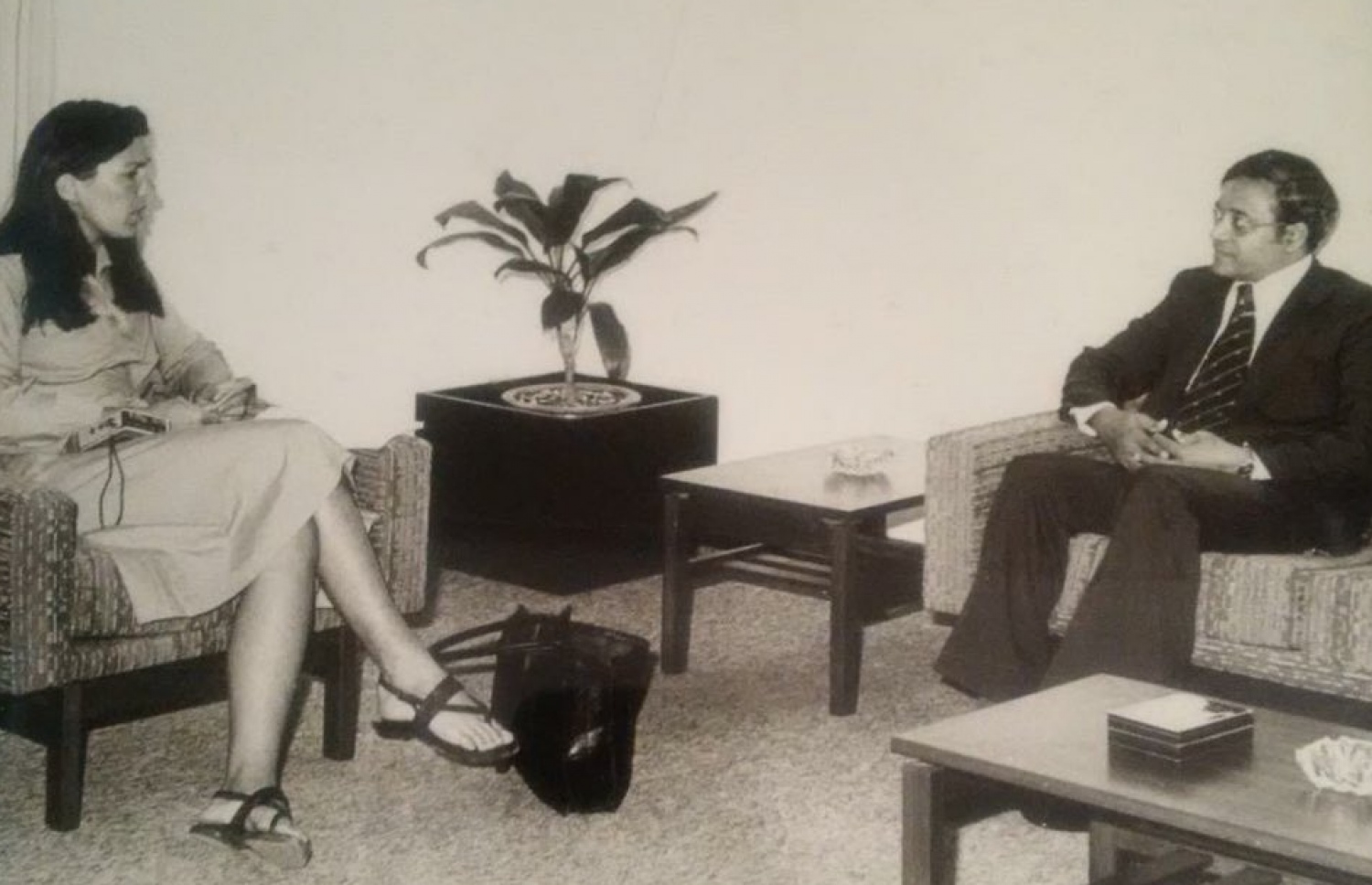 ކޯލްޓަން (ވ) މައުމޫން އަރިހުގައި.