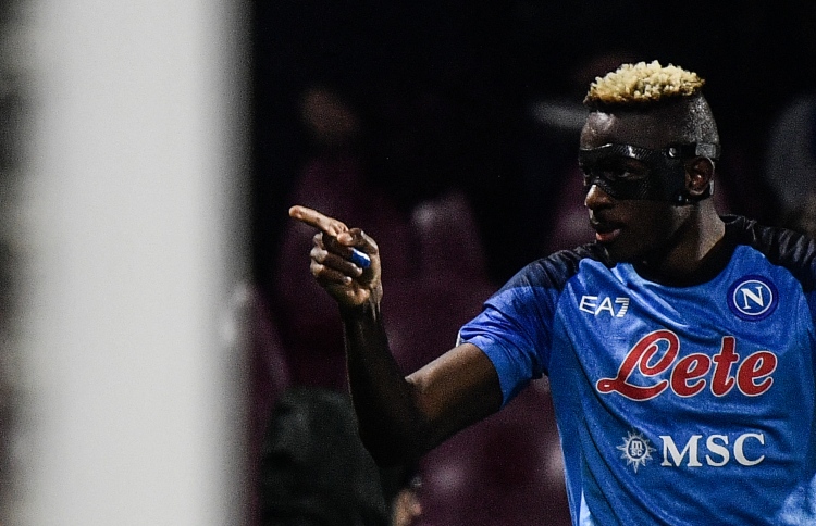 ނަޕޯލީ 12 ޕޮއިންޓްކުރީގައި، 50 ޕޮއިންޓް ހަމަކޮށްފި