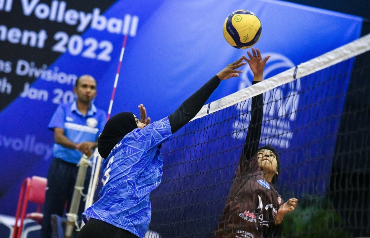 ކްލަބް ވޮލީބޯލް ފައިނަލަށް، ސެމީގައި ވެމްކޯ، އީގަލްސް