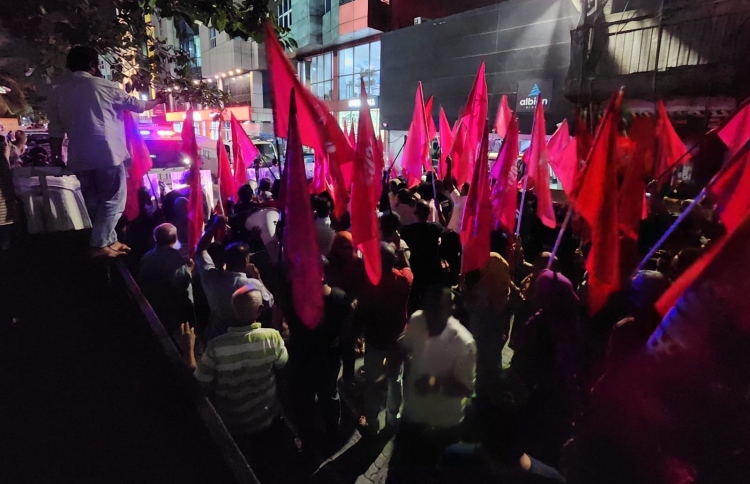 އިދިކޮޅުގެ މުޒާހަރާ ރޫޅާލައި، މީހުން ހައްޔަރު