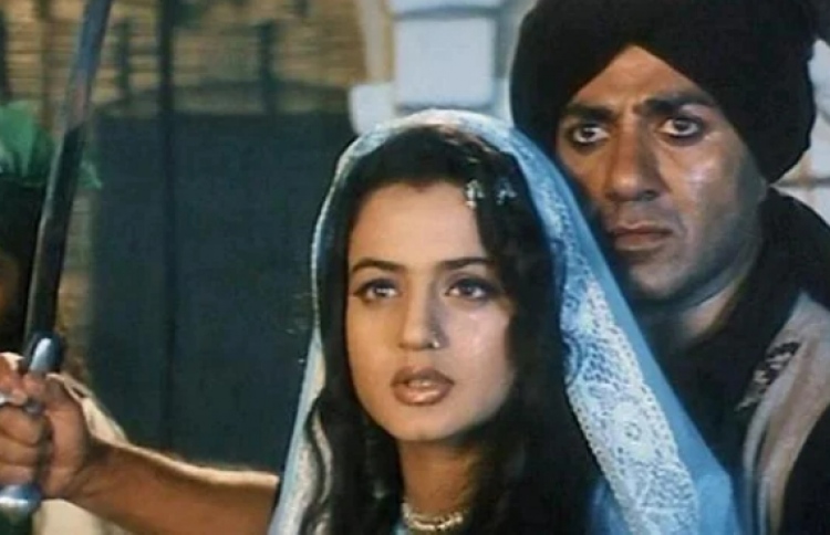 ސަނީ ޑިއޯލް އާއި އަމީޝާ ޕަޓޭލް "ގަދަރް" ގެ ފުރަތަމަ ބައިގާ