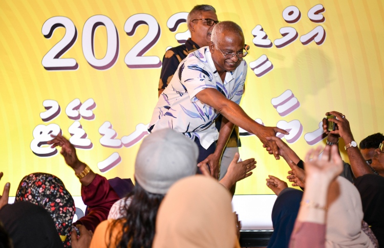 ރައީސަށް ރިޔާސީ ޓިކެޓް އަންނަ މަހު ހަވާލުކުރަނީ