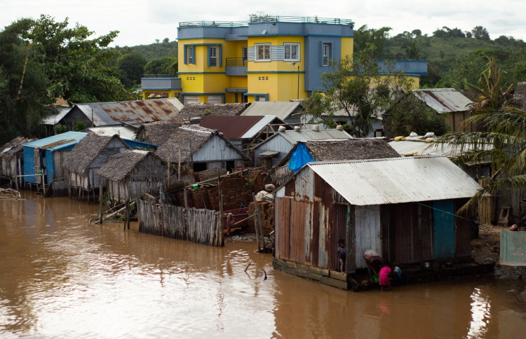 މަޑަގަސްކަރަ އަށް އެރި ތޫފާނުގައި 25 މީހަކު މަރު