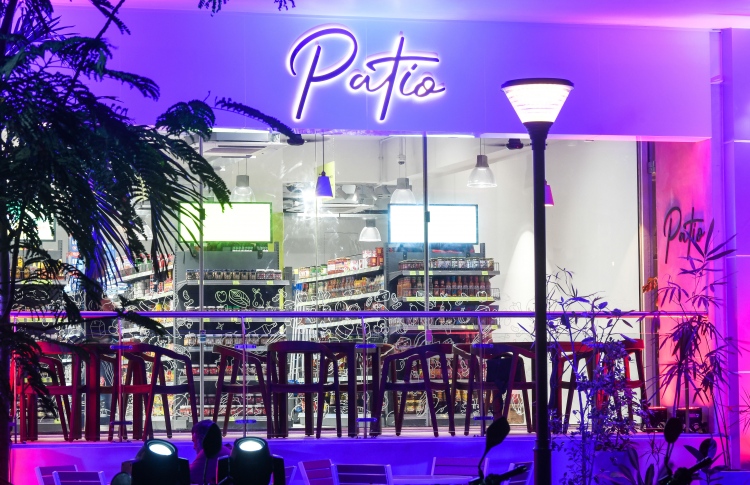 ރެއިންބޯގެ ފުރަތަމަ ރެސްޓޯރަންޓް "ޕެޝިއޯ" ހުޅުވައިފި