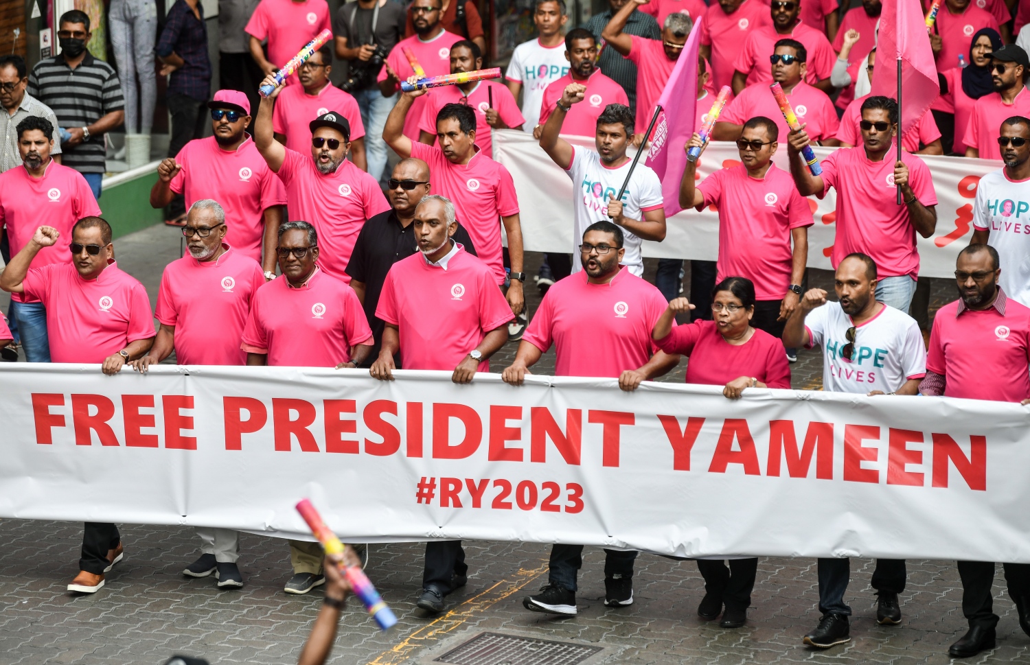 ކުރީގެ ރައީސް އަބްދުﷲ ޔާމީން މިނވަންކުރުމަށް ގޮވާލައި، މިދިޔަ ފެބްރުއަރީ 3 ވަނަ ދުވަހު ޕީޕީއެމް/ޕީއެންސީ ލީޑަޝިޕް އިސްވެ މާލޭގައި މުޒާހަާކުރަނީ. -- ފޮޓޯ: ފަޔާޒް މޫސާ/މިހާރު