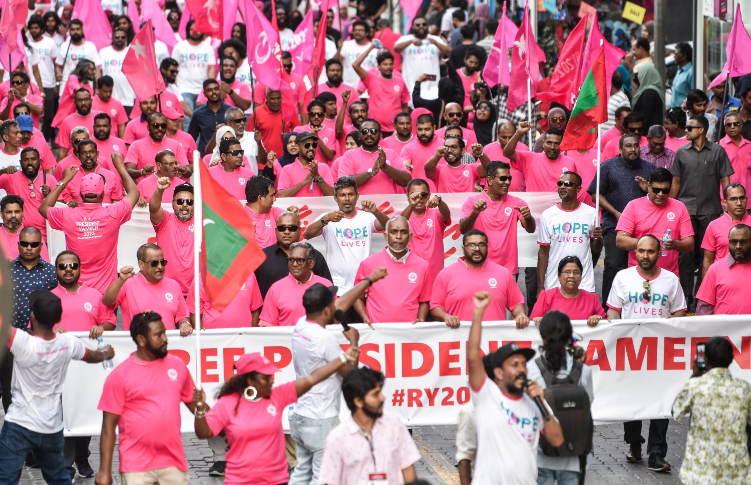 ޔާމީން މިނިވަންކުރަން ގޮވާލައި މާލޭގައި ޕީޕީއެމުން ބޭއްވި ބޮޑު އެއްވުމެއް ކުރިއަށް ގެންދަނީ.---ފައިލް ފޮޓޯ: މިހާރު