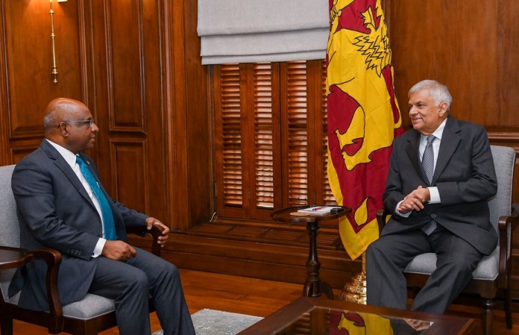 ޝާހިދު، ލަންކާގެ ރައީސާއި ބޮޑުވަޒީރާ ބައްދަލުކޮށްފި