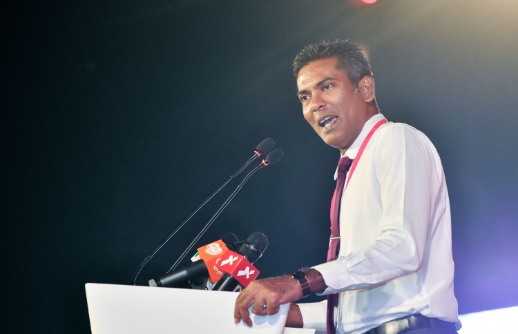 އާބަންކޯގެ މެނޭޖިން ޑިރެކްޓަރުގެ މަގާމަށް ފަޒުލް