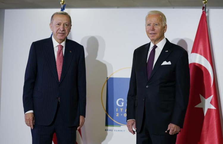 އުރުދުގާނަށް ބައިޑަންގެ ތައުޒިޔާ، ބައްޝާރަށް އަޅާނުލި