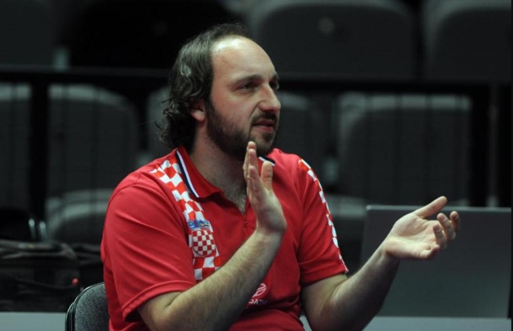 ޓީޓިގެ ގައުމީ ކޯޗަކަށް ކްރޮއޭޝިއާގެ ކޮރެނިޗް