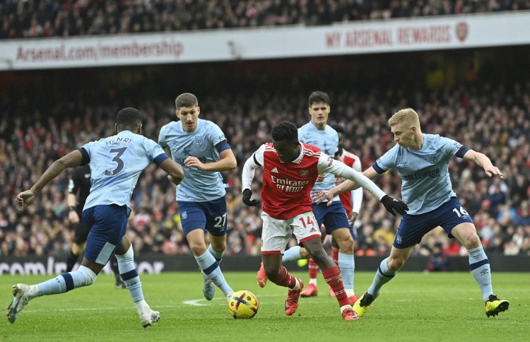 އާސެނަލް އަށް މޮޅެއް ނުވެވުނު، ނިއުކާސަލްވެސް އެއްވަރު