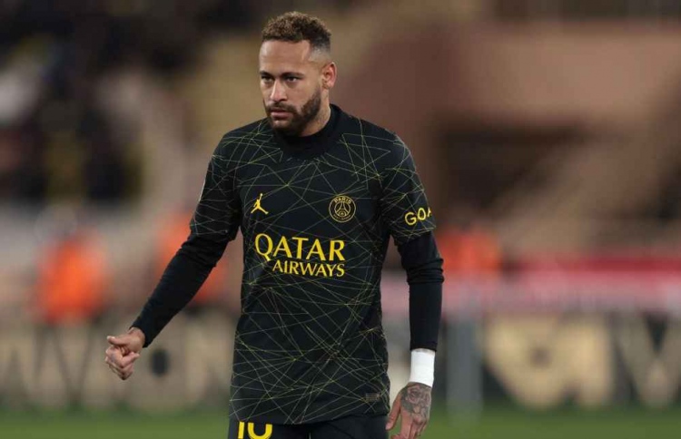 ކެމްޕޯސްއާ ކުރި ޒުވާބު ލީކްވެ ނޭމާގެ ހިތްހަމަނުޖެހިއްޖެ