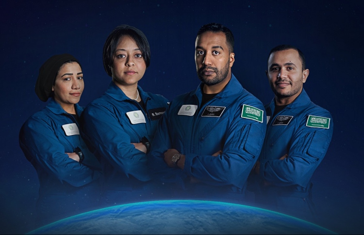 ސައޫދީގެ އަންހެން އެސްޓްރޮނޯޓަކު ޖައްވީ ސްޓޭޝަނަށް