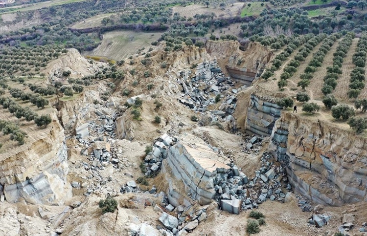 ބިންހެލުމުގައި މަރުވި އަދަދު 46،000 އިން މައްޗަށް