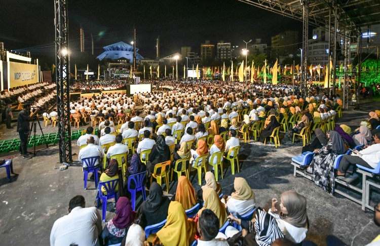 "ކެންޑިޑޭޓުންނަށް ހަމަހަމަ އުސޫލުން ބިން ދޫކުރާނަން"