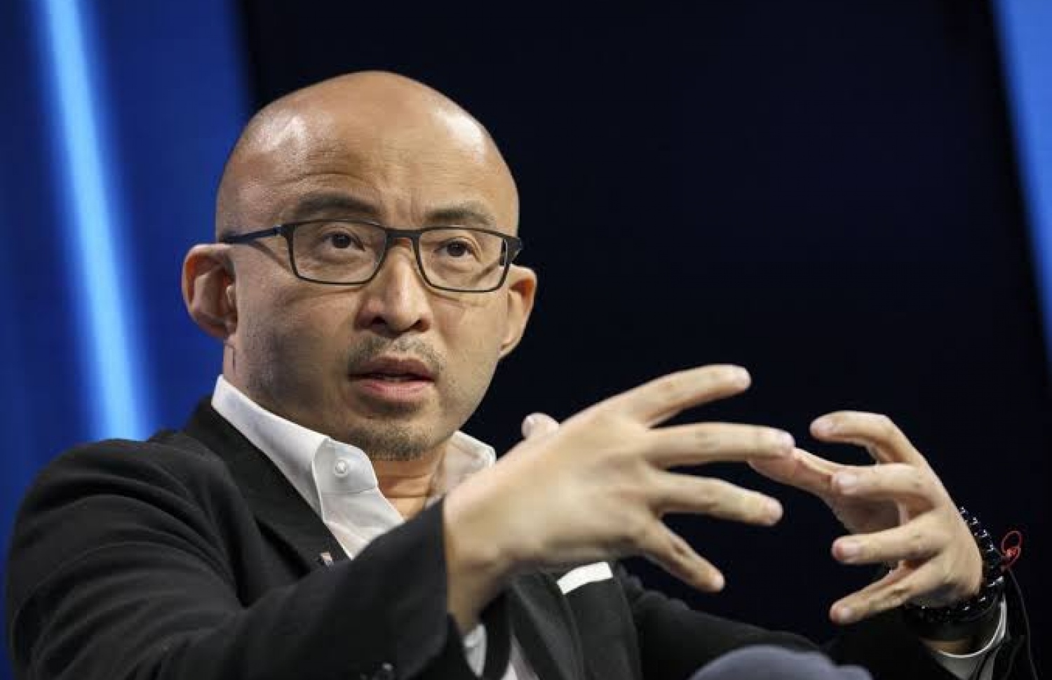 ޗައިނާގެ ގެއްލުނު ބިލިއަނަރު، އަދި "ރެނައިސެންސް" ކުންފުނީގެ ސީއީއޯ ބައޯ ފާން