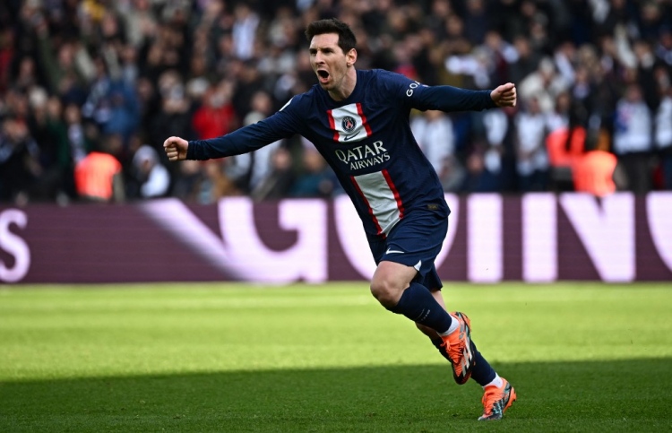 ހިލޭޖެހުމަކުން ފަހުވަގުތު ޕީއެސްޖީ މޮޅުކޮށްދިނީ މެސީ