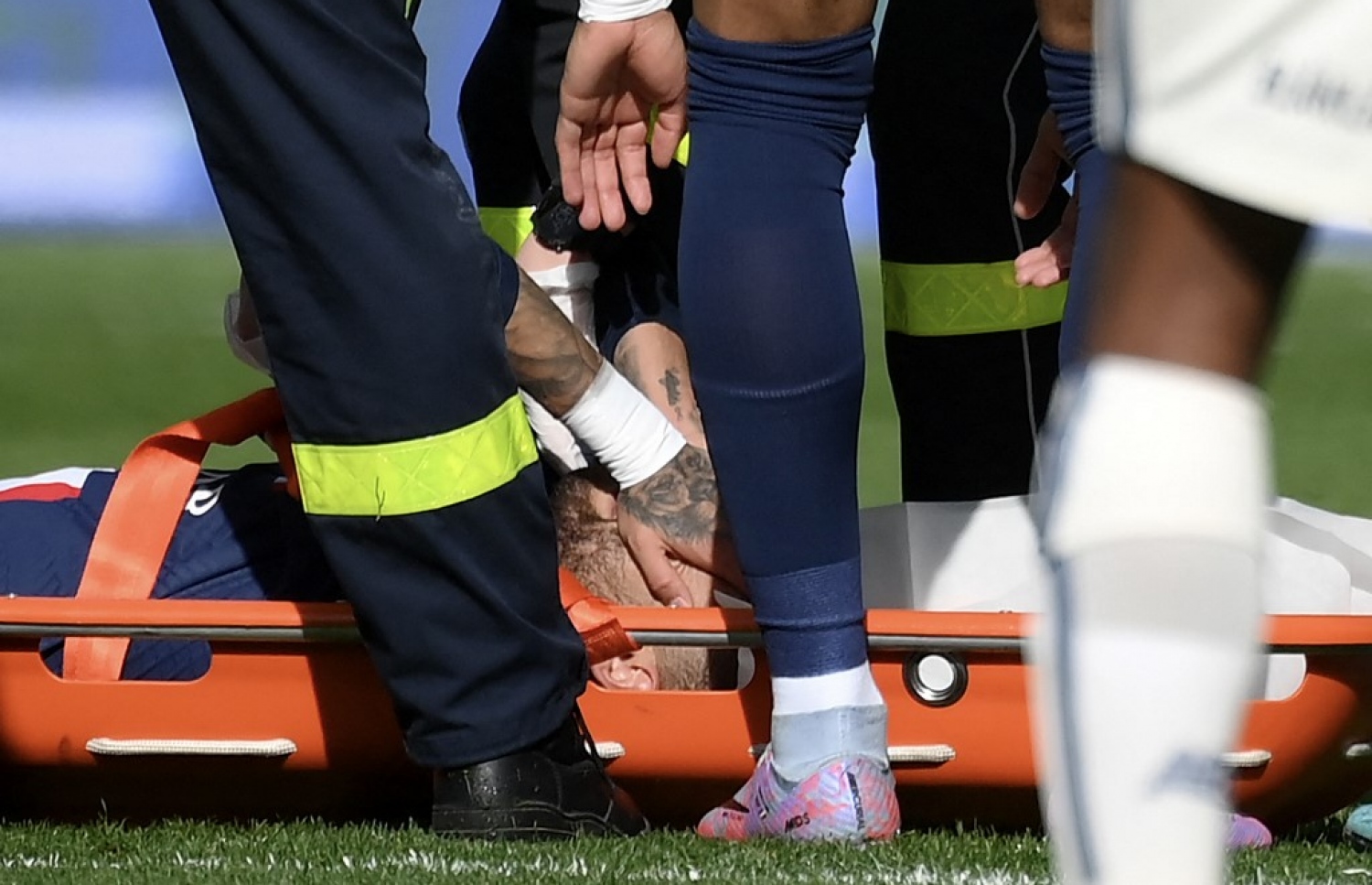 ނޭމާ އަށިގަނޑުގައި ދަނޑުން ބާލަން ތައްޔާރު ވެފައި.-- ފޮޓޯ: އޭއެފްޕީ