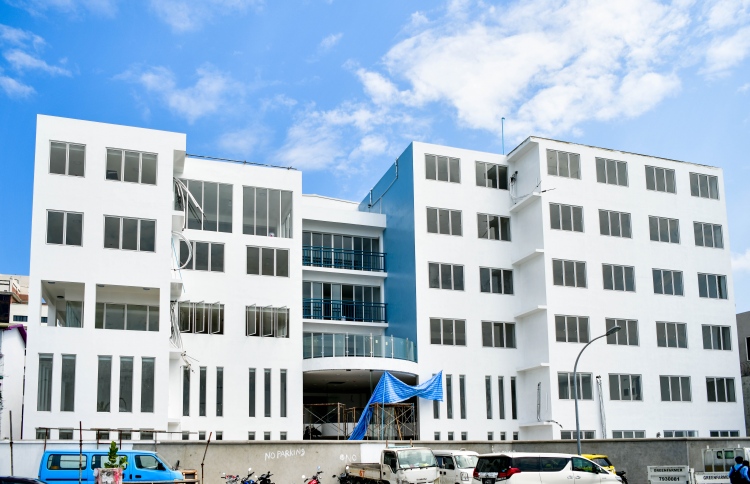 ދަރުމަވަންތަ ބަދަލުކޮށް، އަރަބިއްޔާއަށް ވަގުތީ އިމާރާތް