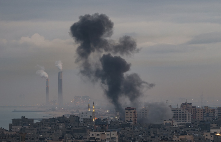 އިޒްރޭލުން ގާޒާ އަށް ބޮން އަޅައިފި