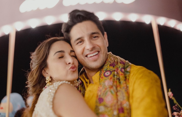 ކިއާރާ އާއި ސިދްހާތުގެ ކައިވެނީގެ ފޮޓޯތައް ހުހެއްނުވި