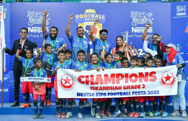 ނެސްލޭ ފިއެސްޓާގެ ދެ ތަށި ވެސް އިސްކަންދަރް ސްކޫލަށް