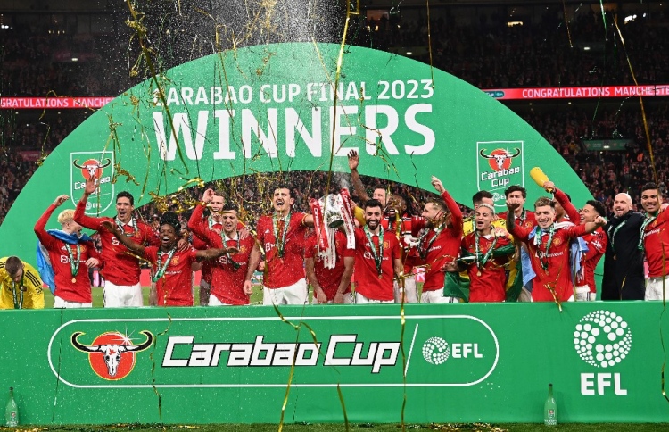 ފަސް ސީޒަނަށް ފަހު ޔުނައިޓެޑަށް ފުރަތަމަ ތަށި