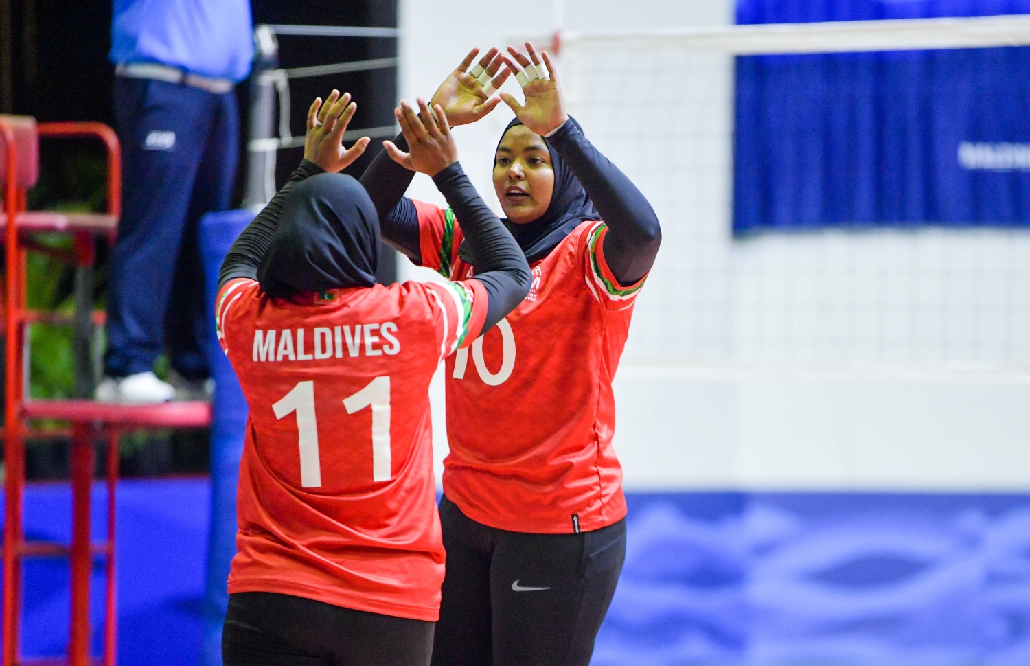 ގައުމީ އަންހެން ވޮލީ ޓީމުގެ ދެ ކުޅުންތެރިން --- ފޮޓޯ: ރައީސް އޮފީސް