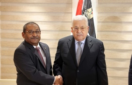 Ambassador Khaleel (Left) and President Mahmoud Abbas (Right) -- Photo: Ministry of foreign affairs