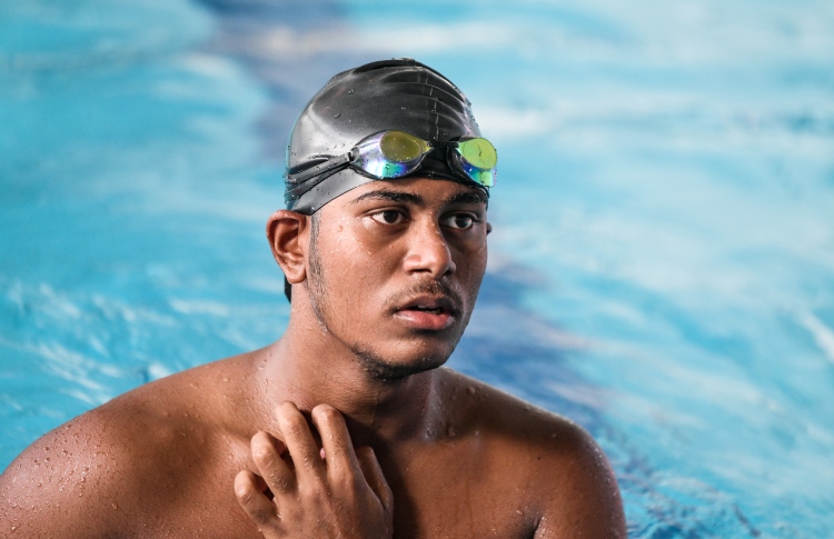 ދިގު ފެތުމުގެ ޗެމްޕިއަންކަން ރިހާން އާއި އަޔާނާ އަށް