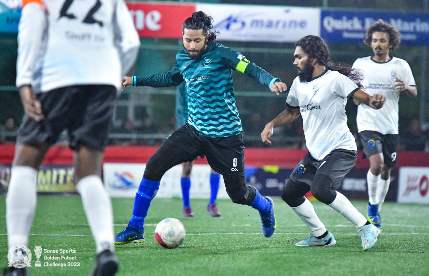 ބޮޑުފޮޅުދޫ އާއި ދިއްފުށި ބައްދަލުކުރި މެޗުގެ ތެރެއިން.-- ފޮޓޯ: ގޯލްޑަން ފުޓްސަލް އެސޯސިއޭޝަން/ އިމޭޖަސް އެމްވީ